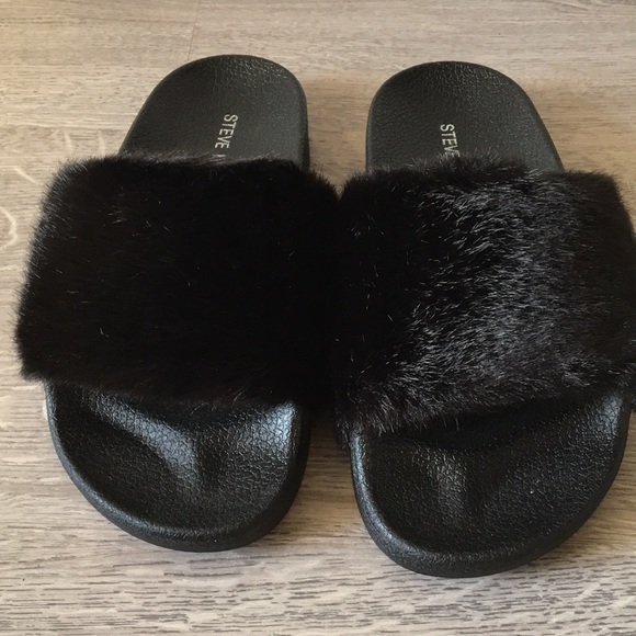 Steve Madden furry slip ons kids size 2 & 3 - Picture 4 of 6